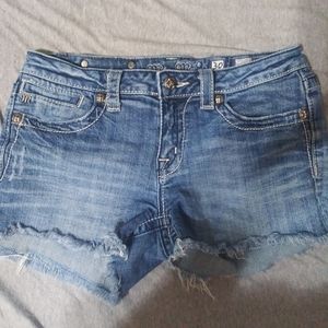 Miss Me cut off jean shorts w/wing detail size 30